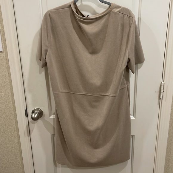 Zara dress - Picture 2 of 3